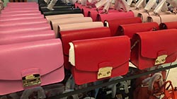Stock Price: Custum Bag – Emilia
