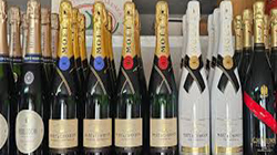 Stock Price: Wines Holidays – Emilia